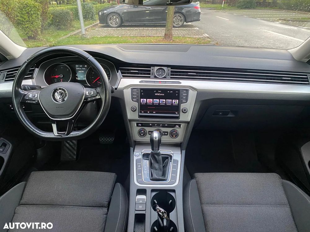 Volkswagen Passat - 20