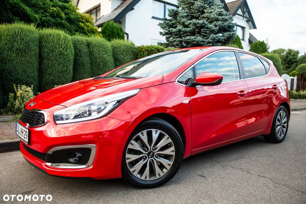 Kia Ceed 1.4 CVVT Dream Team Edition - 1