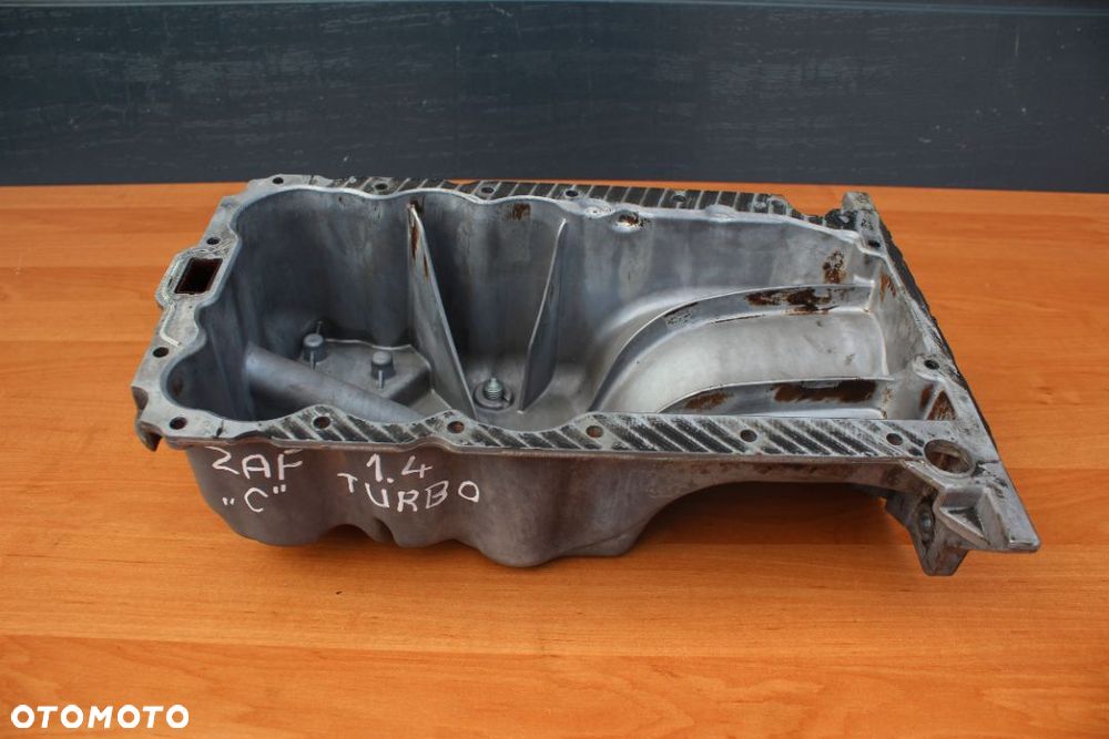 MISKA OLEJU OLEJOWA OPEL ZAFIRA C 1.4 TURBO 55562727  55568036