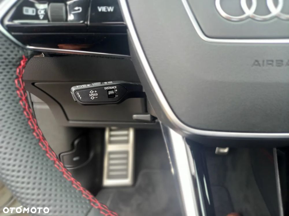 Audi Q8 Sportback e-tron - 16