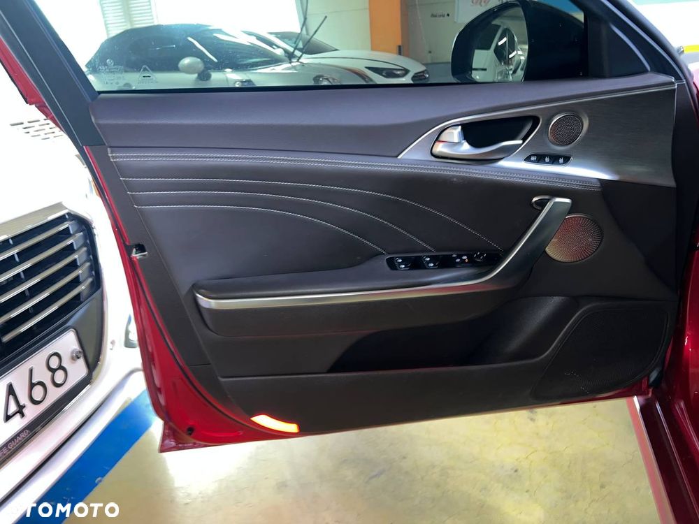 Kia Stinger 3.3 T-GDI V6 GT AWD - 23