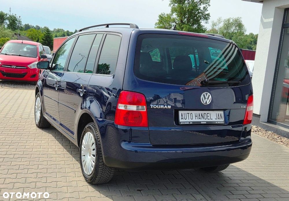 Volkswagen Touran - 5