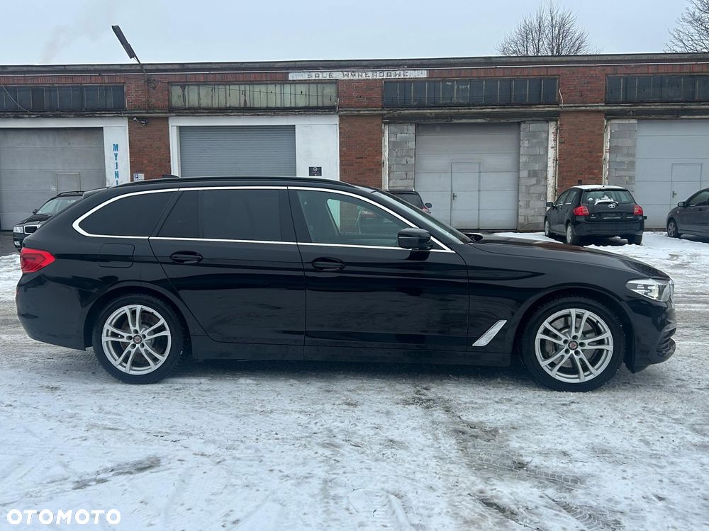 BMW Seria 5 530d xDrive Sport Line - 4