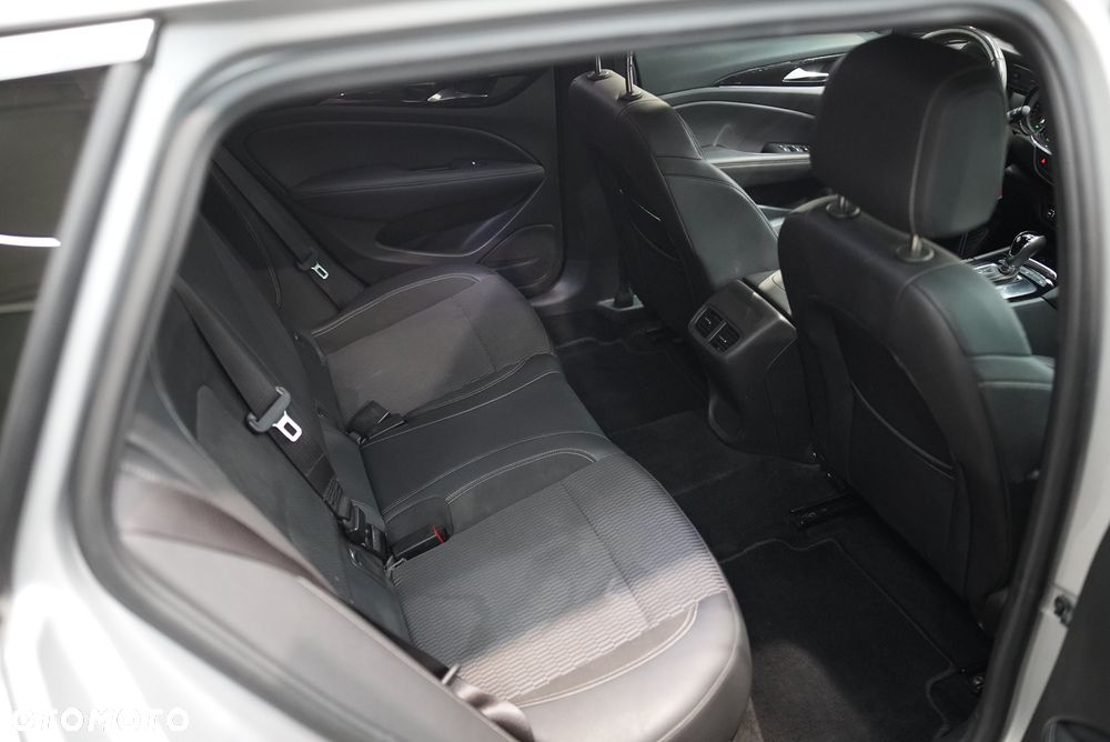Opel Insignia - 22