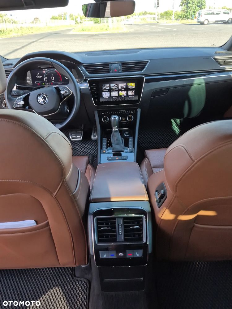 Skoda Superb 2.0 TDI SCR 4x4 L&K DSG - 17