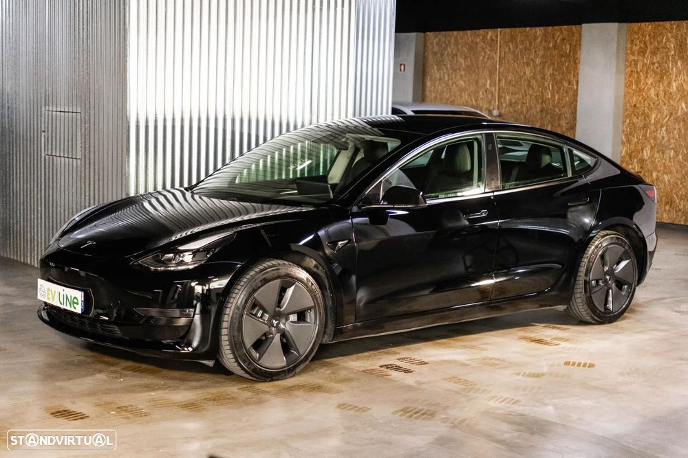Tesla Model 3 - 3