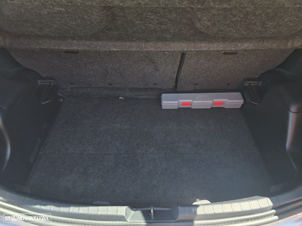 Toyota Yaris 1.5 HSD Comfort - 8
