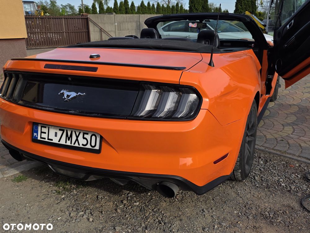 Ford Mustang - 3