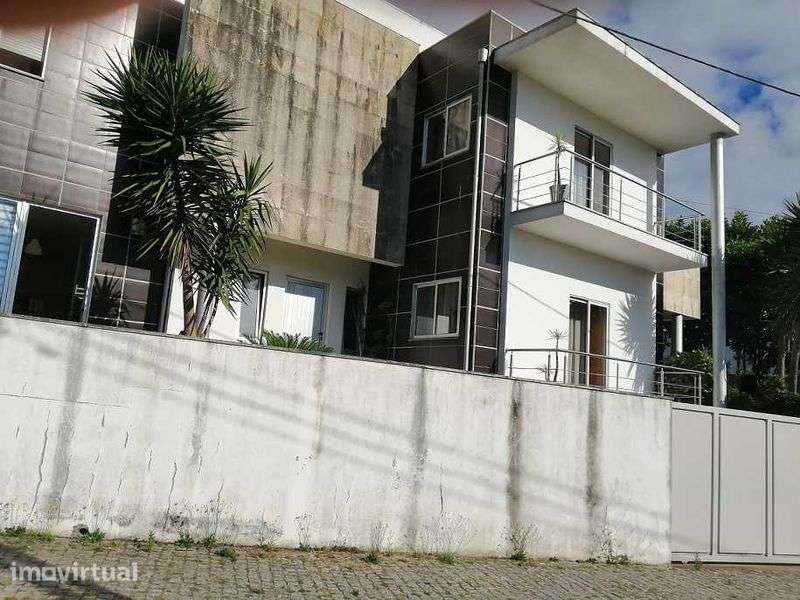 Vende-se Moradia - Casa - Grande imagem: 2/8