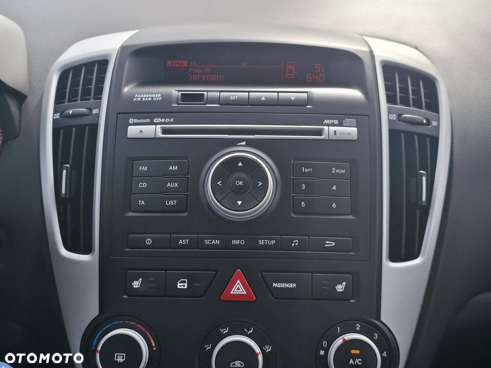Kia Ceed - 13