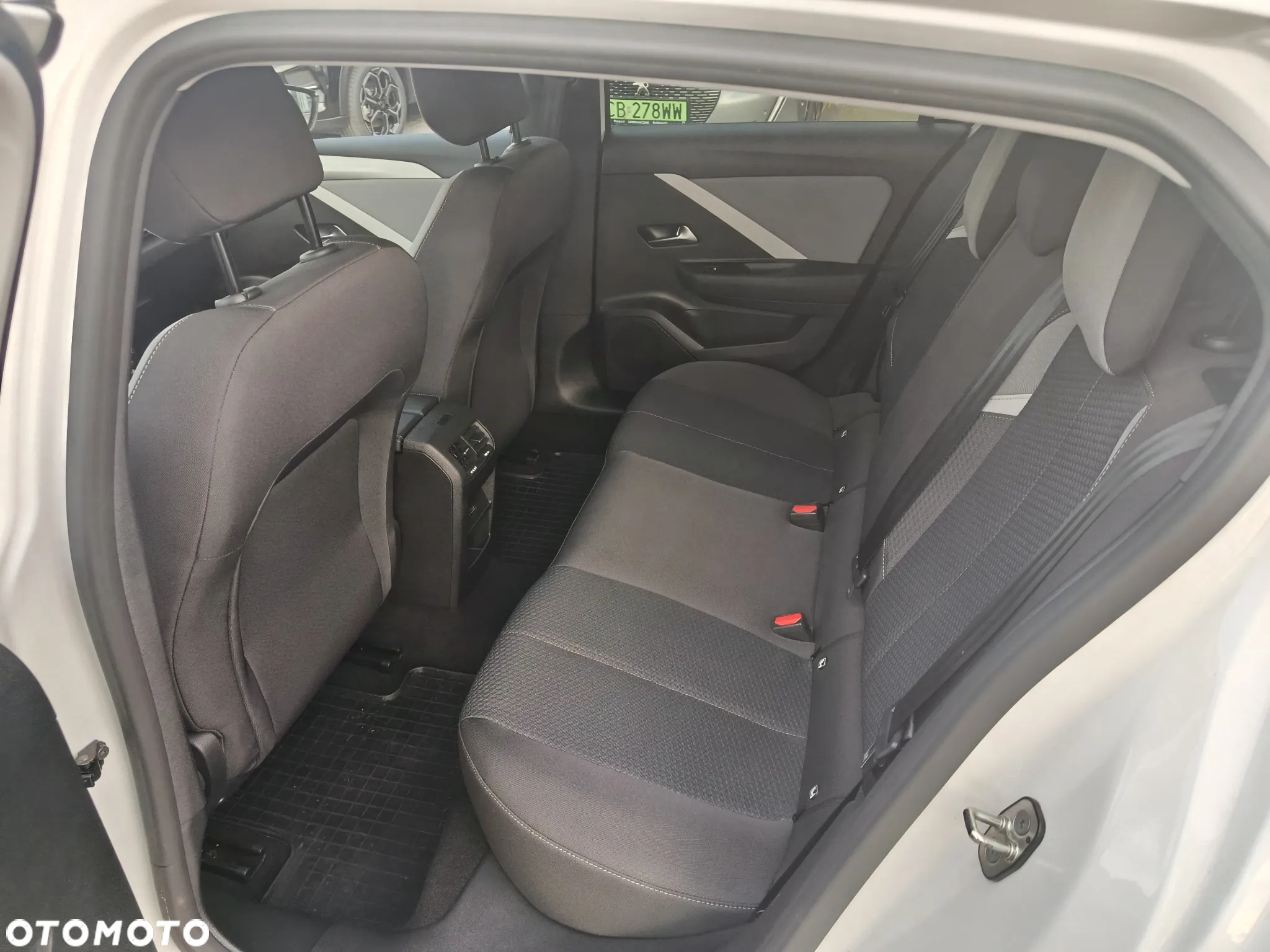 Opel Astra V 1.2 T Edition S&S - 5