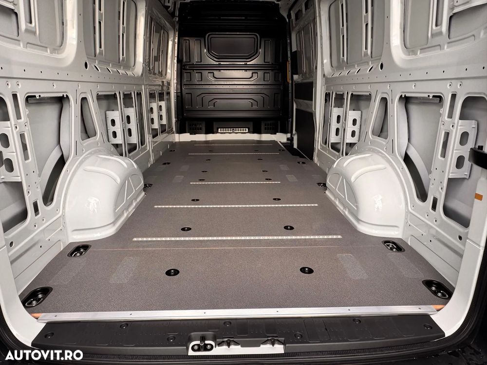 Volkswagen Crafter - 10