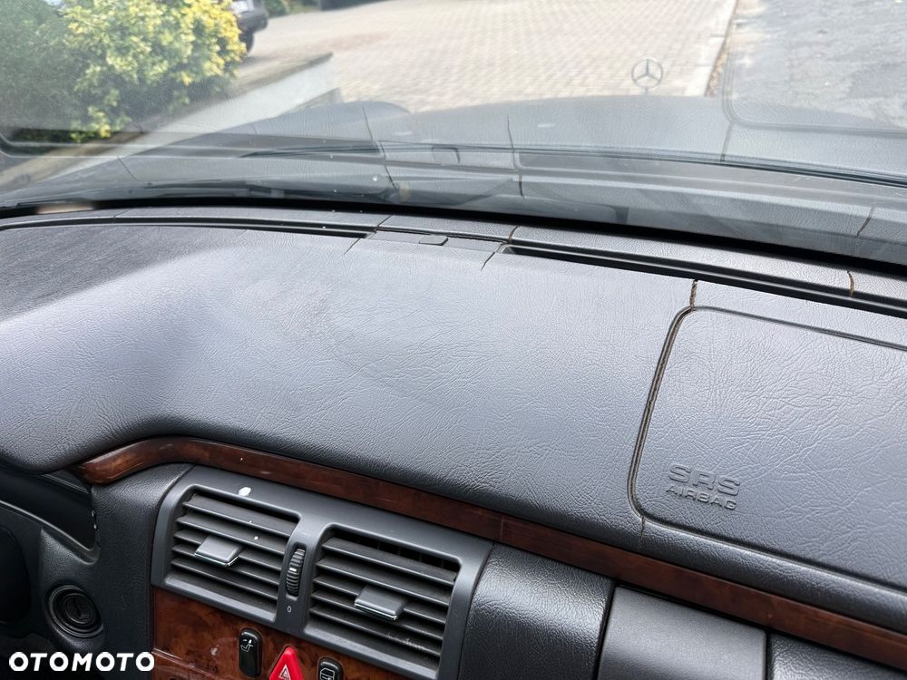 Mercedes-Benz E-Class 1998 photo 4
