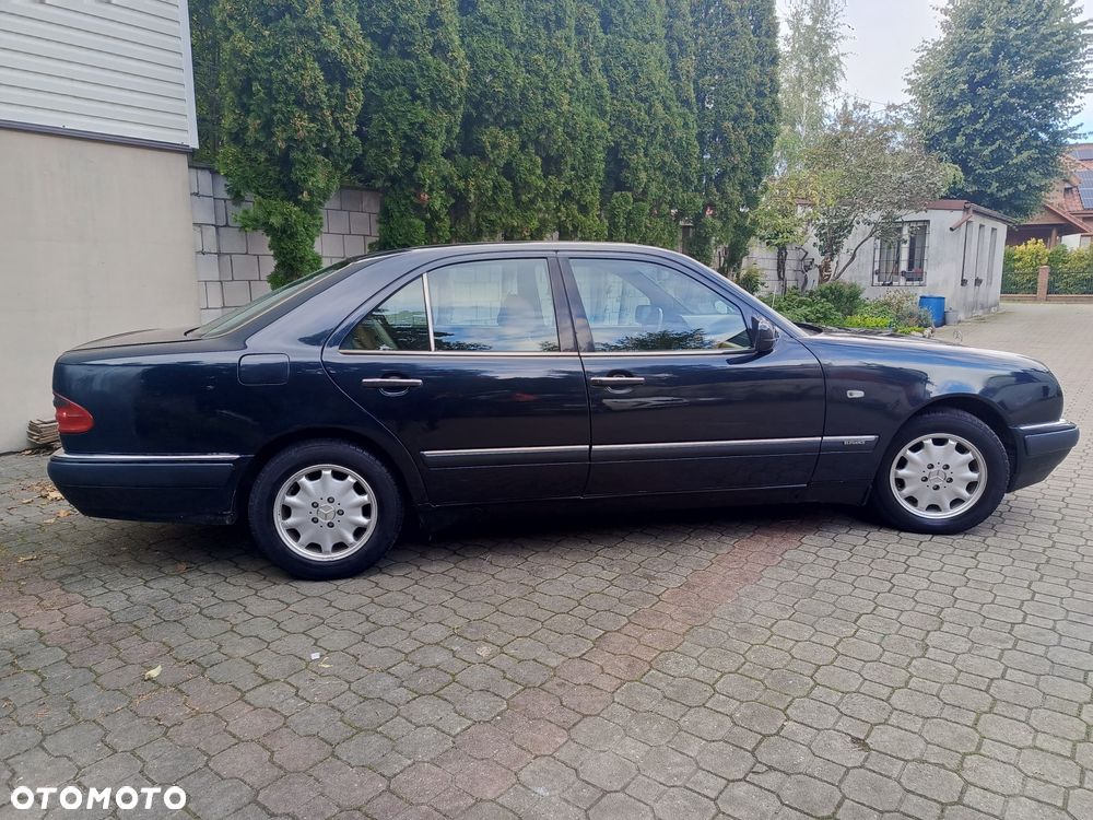 Mercedes-Benz Klasa E - 8