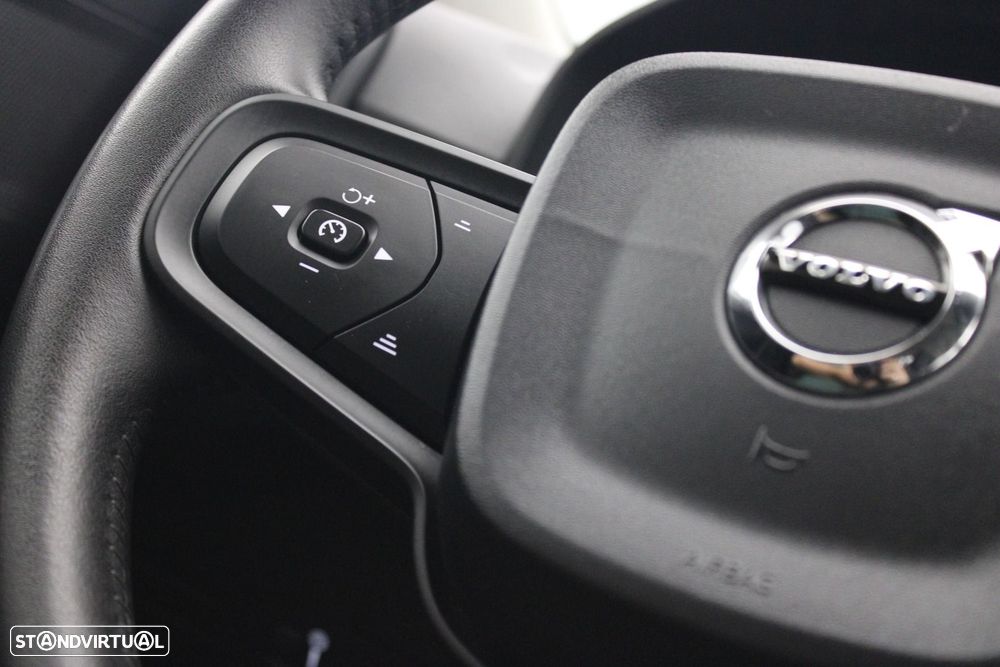 Volvo XC 40 2.0 D3 - 11