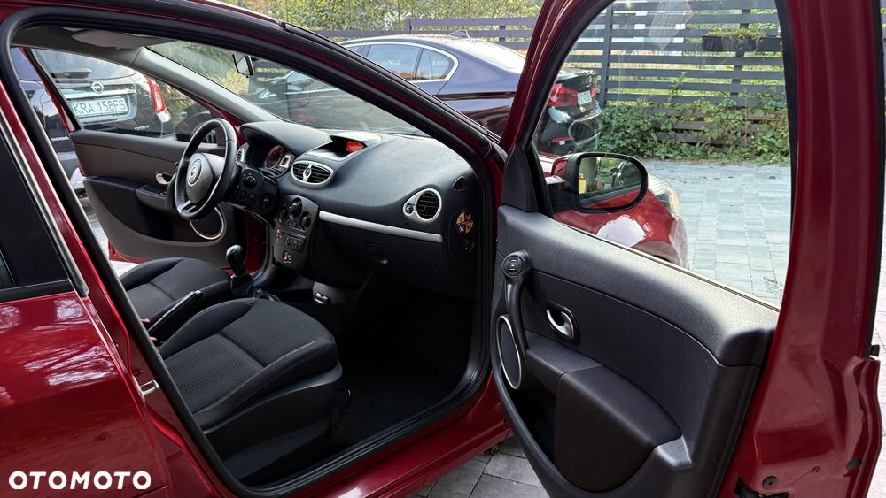 Renault Clio - 31