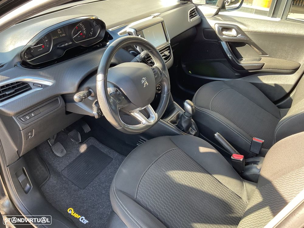 Peugeot 208 1.2 PureTech Style - 24