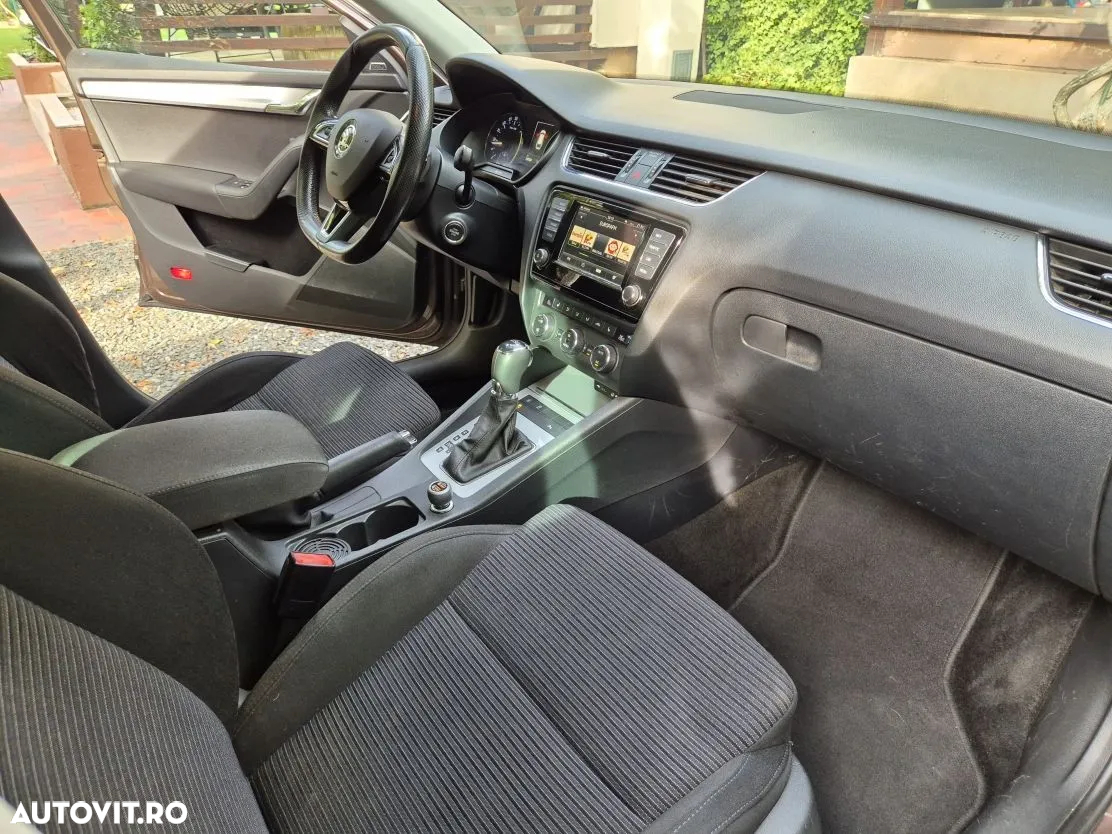 Skoda Octavia 2.0 TDI DSG Style - 12