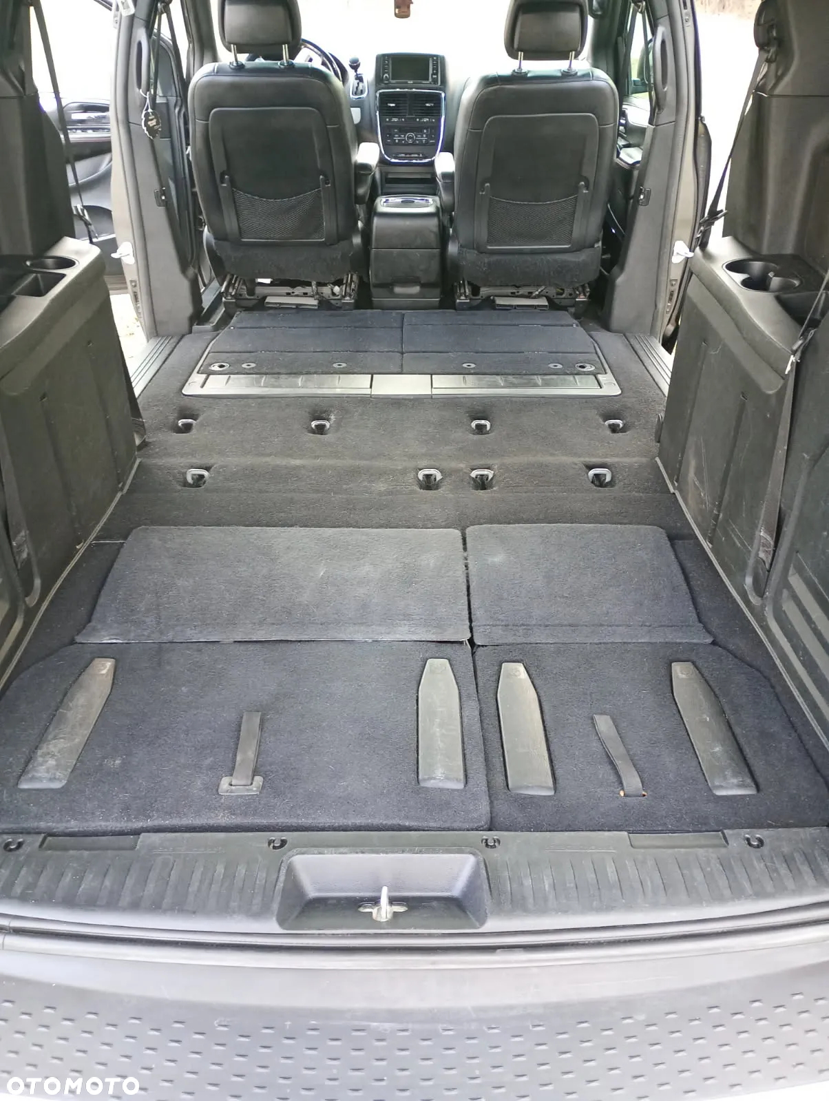 Dodge Grand Caravan - 14