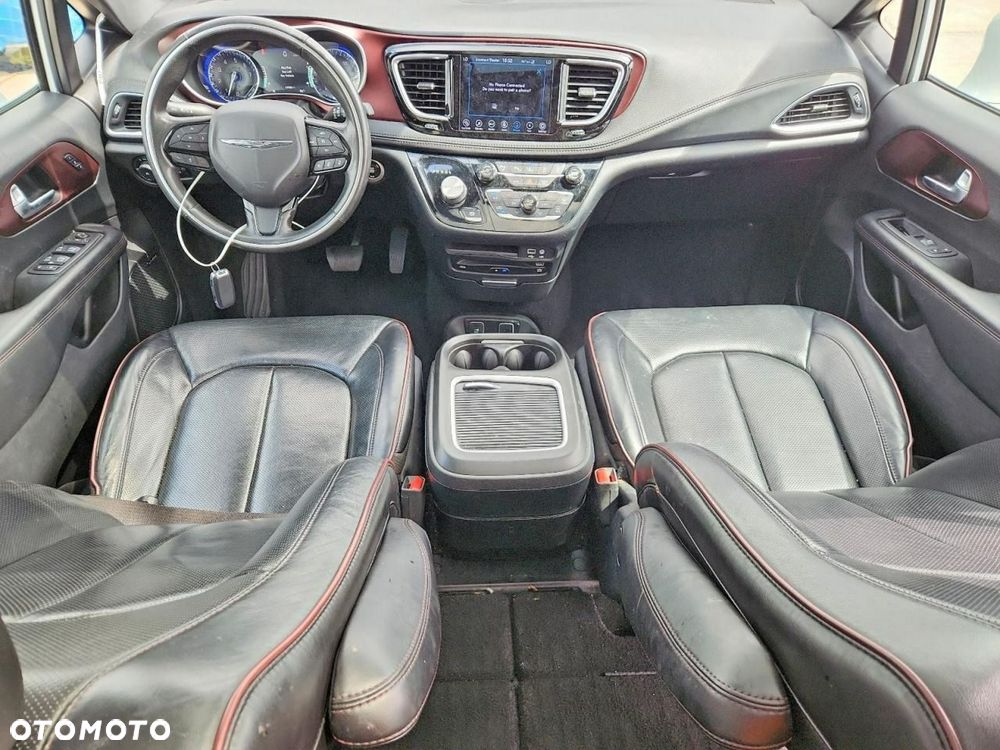 Chrysler Pacifica - 7