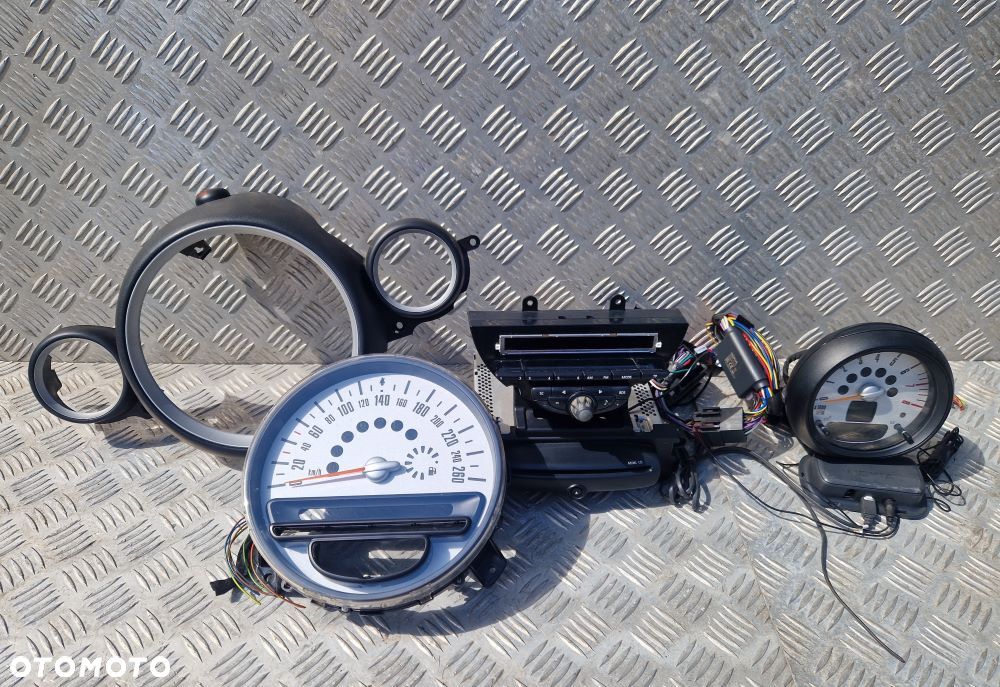 MINI ONE COOPER R55 R56 R57 R59 R60 R61 LCI LIFT 1.6B LICZNIK ZEGARY 9232427 INNE CZĘŚCI cd radio 3457152 obrotomierz 9306253
