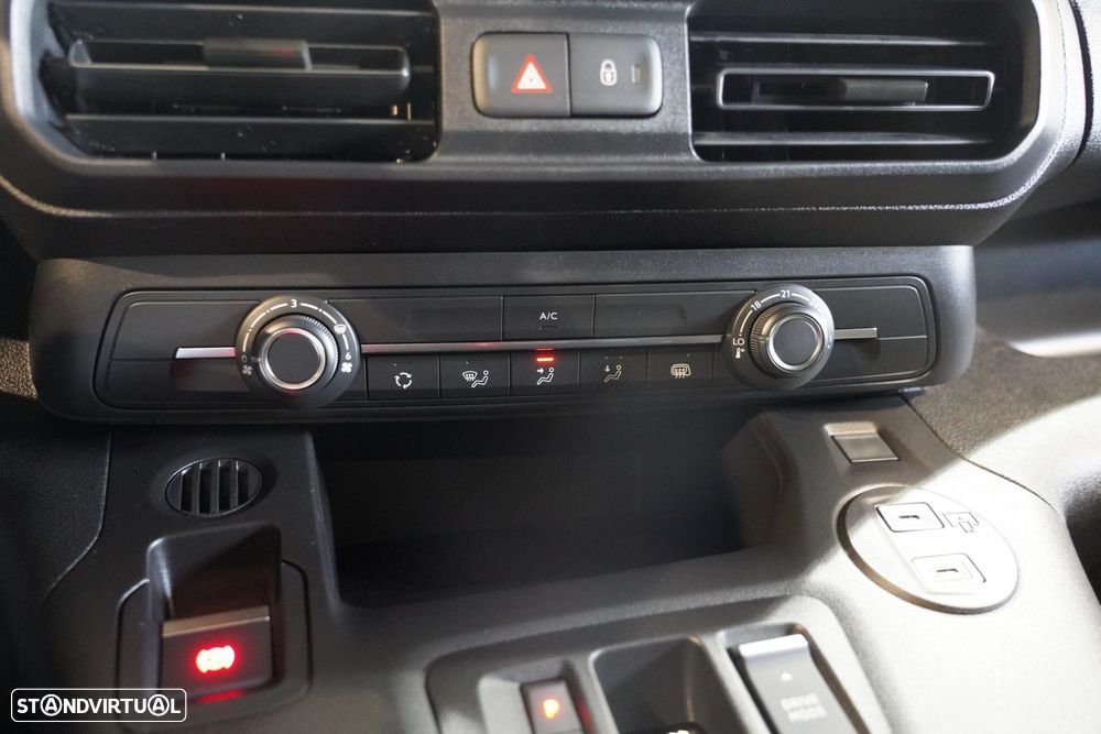 Peugeot e-Partner 50 kWh M Standard - 25