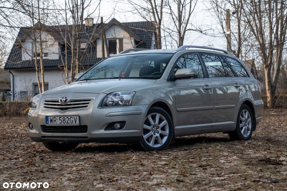 Toyota Avensis 2.0 D-4D - 5