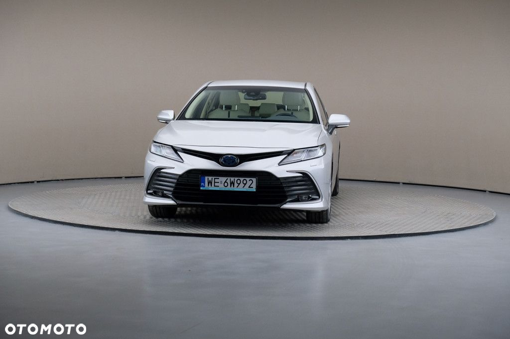 Toyota Camry - 3