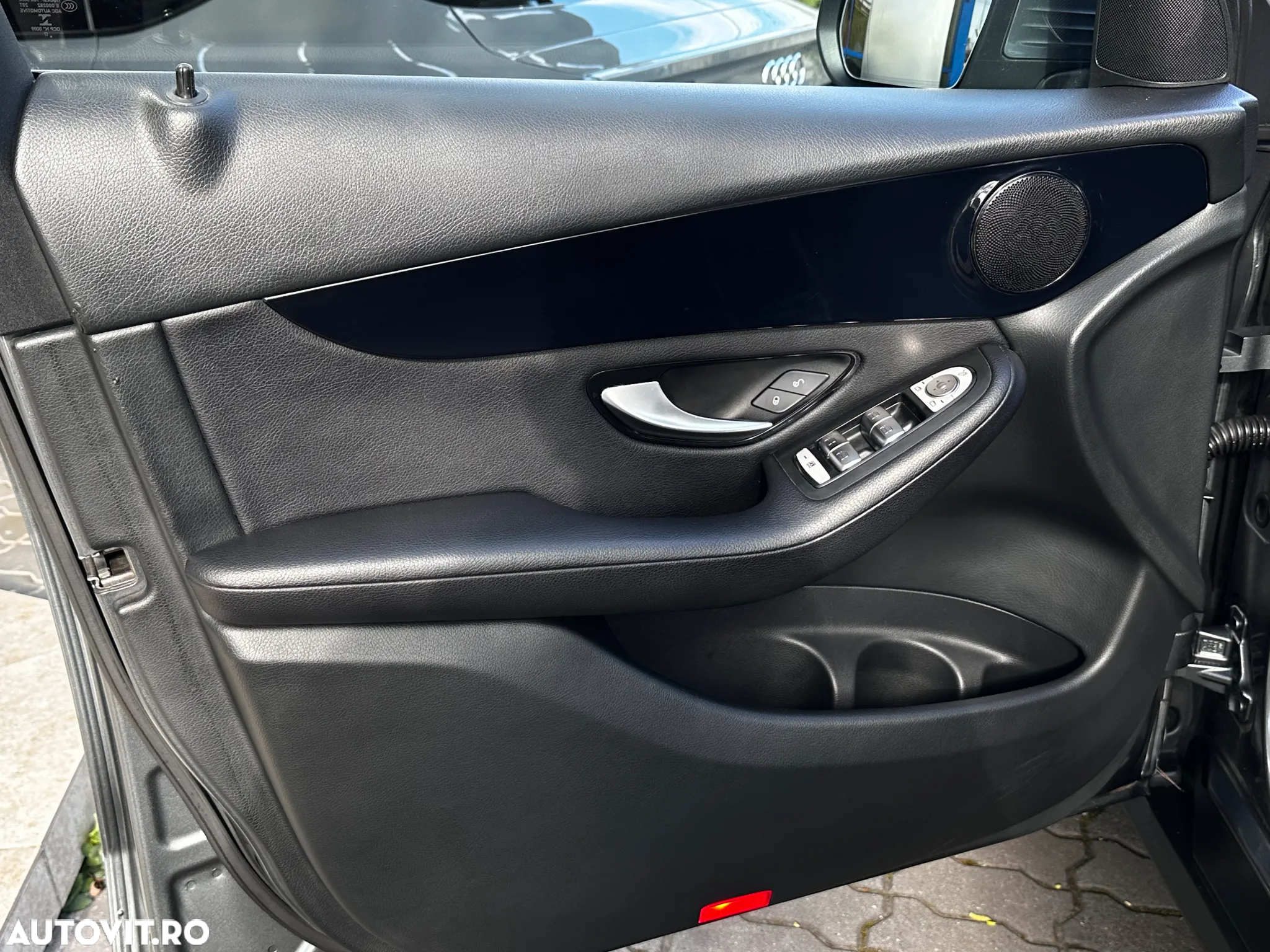 Mercedes-Benz GLC 220 d 4Matic 9G-TRONIC - 33