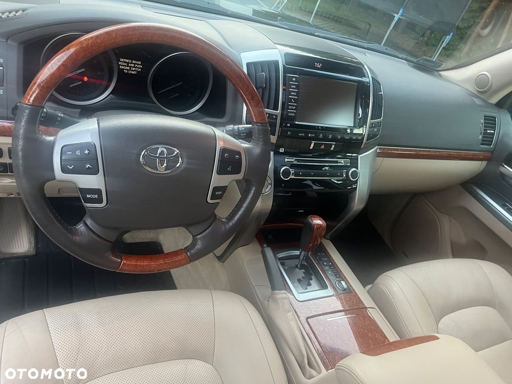 Toyota Land Cruiser LC 4.6 Prestige - 25