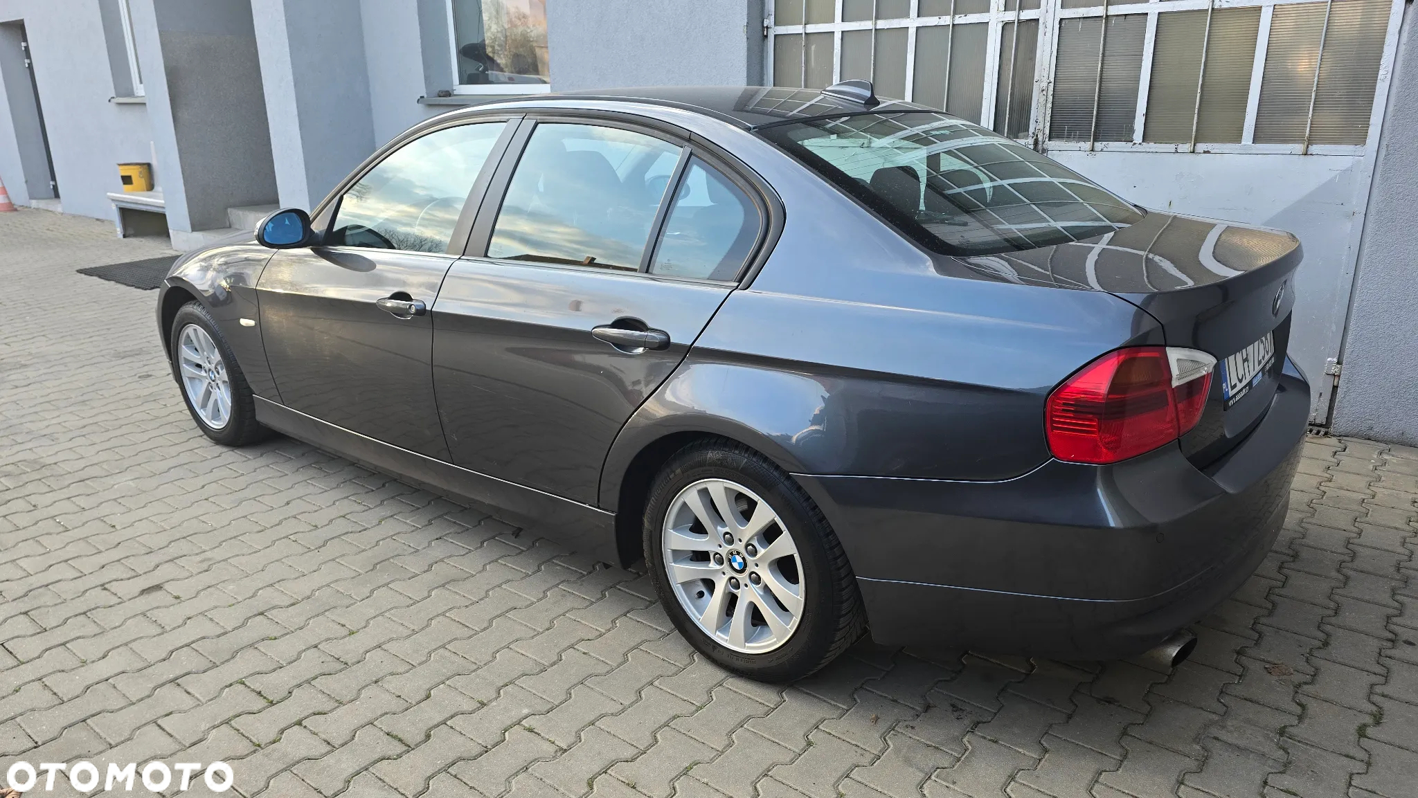 BMW Seria 3 318i - 2