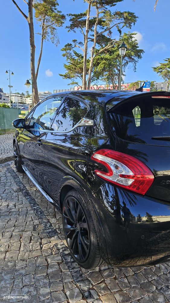 Peugeot 208 1.6 THP GTi - 11