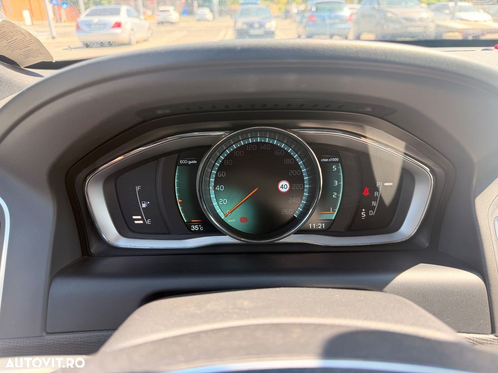 Volvo XC 60 D5 AWD Geartronic Summum - 5