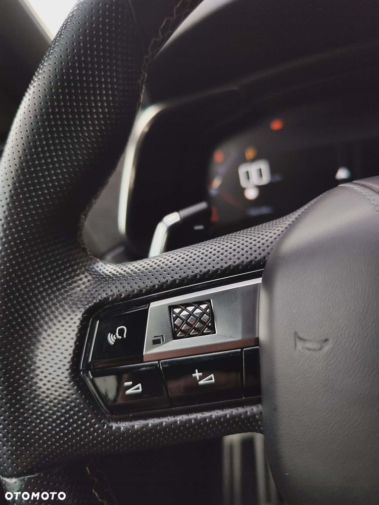 DS Automobiles DS 7 Crossback 2.0 BlueHDi Performance Line + - 32