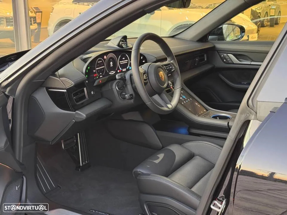 Porsche Taycan 4S - 12