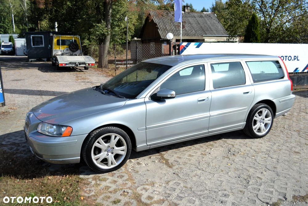 Volvo V70 D5 Momentum - 17