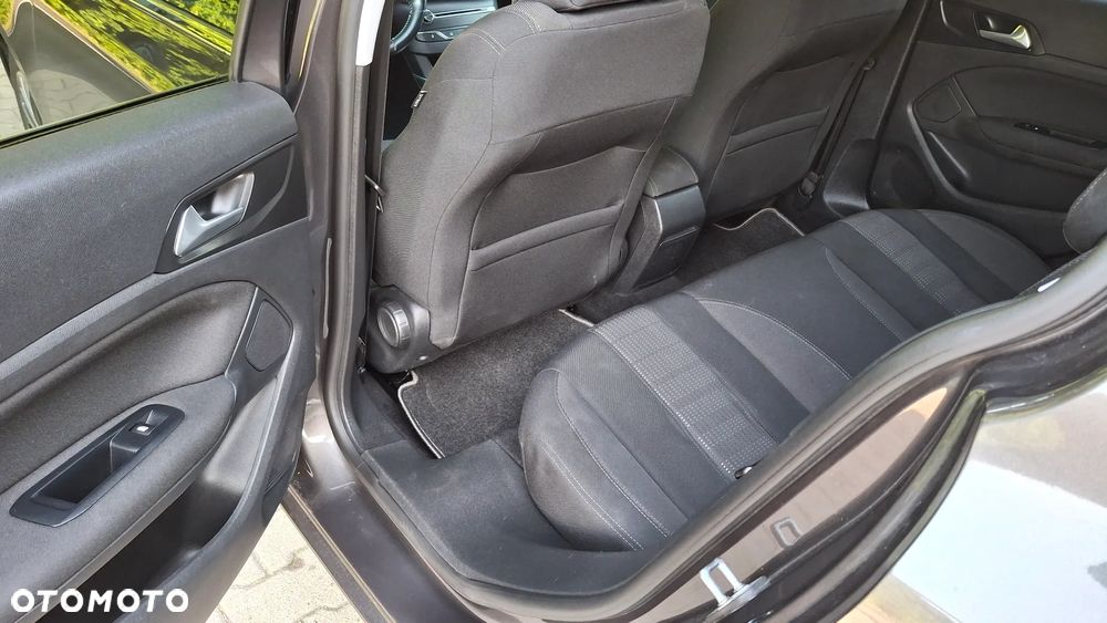 Peugeot 308 1.2 PureTech Allure S&S EAT6 - 18