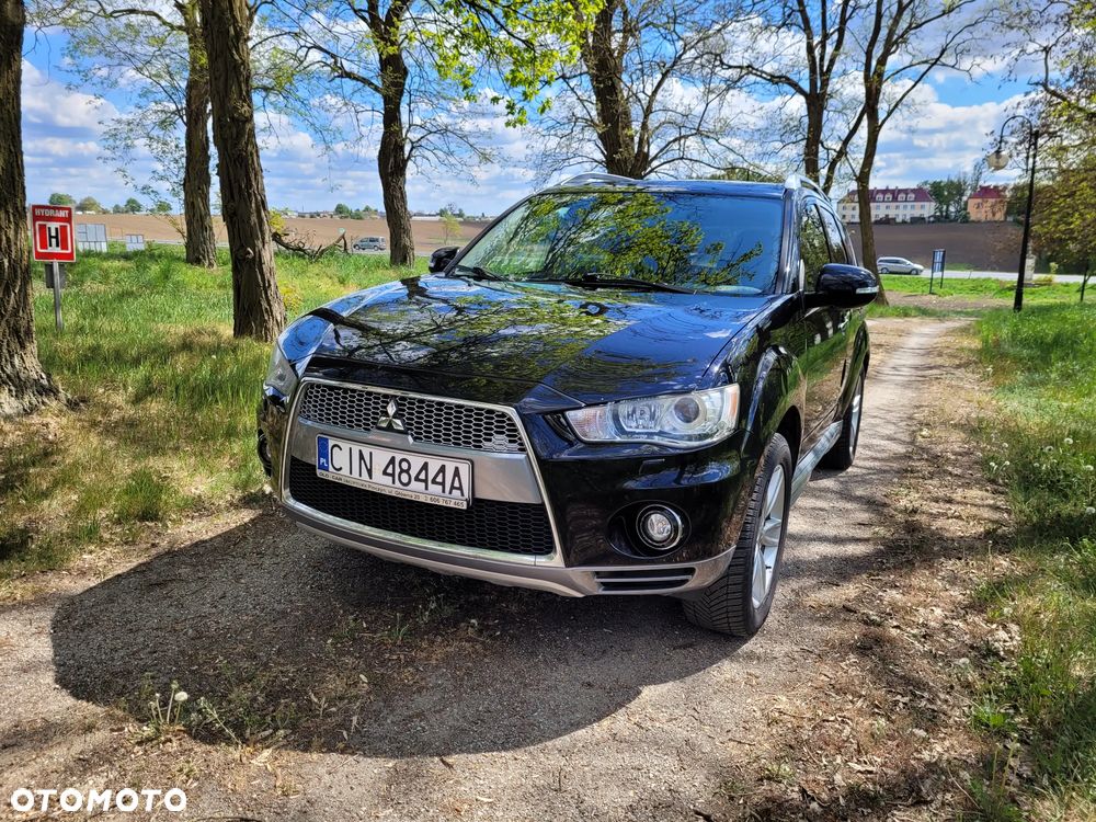 Mitsubishi Outlander - 1