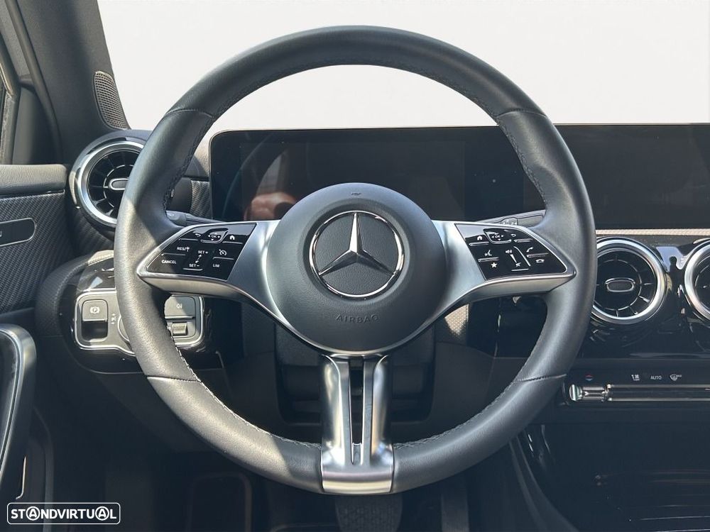 Mercedes-Benz A 180 d — fotografia 10