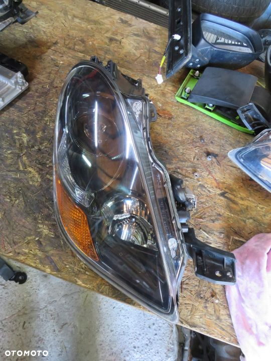 LAMPA PRAWA PRZEDNIA MITSUBISHI MIEV