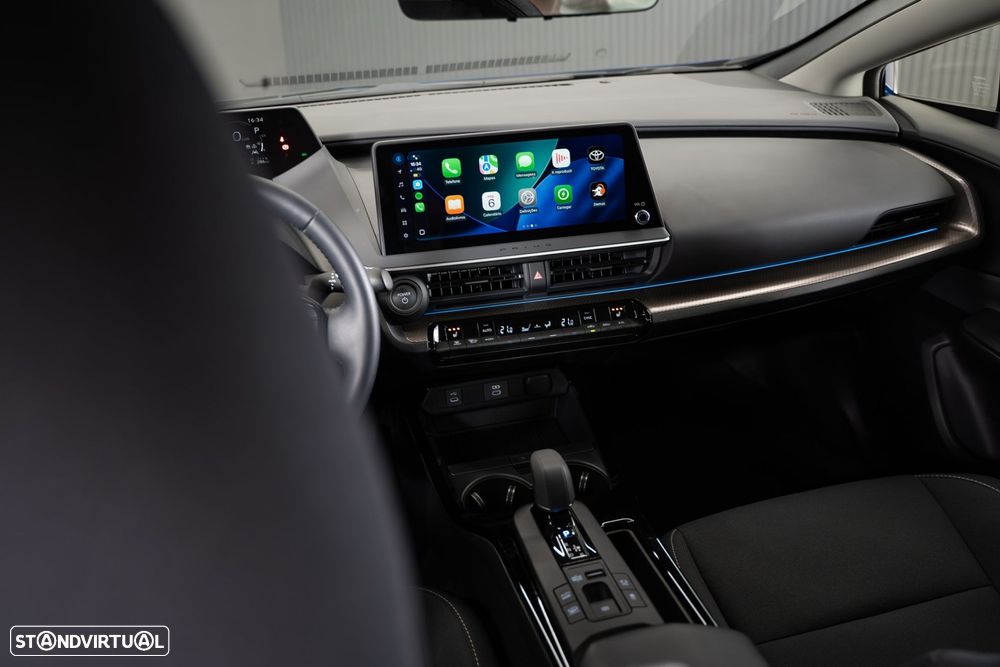 Toyota Prius 2.0 Plug-in Luxury - 27