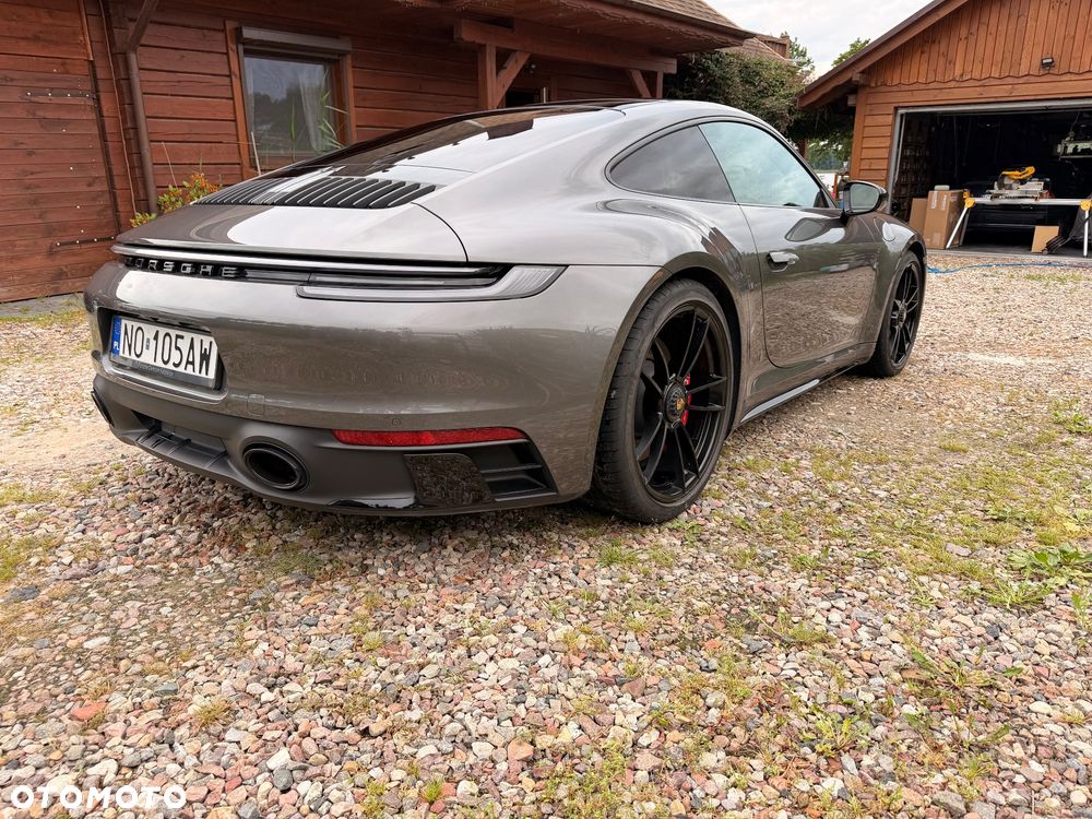 Porsche 911 Carrera GTS - 5
