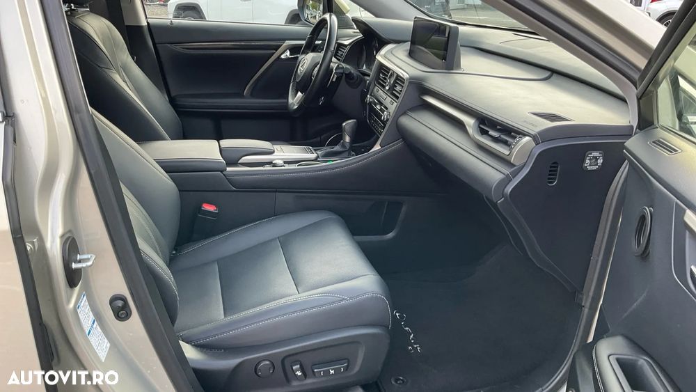 Lexus Seria RX 450h Aut. Executive Plus - 33