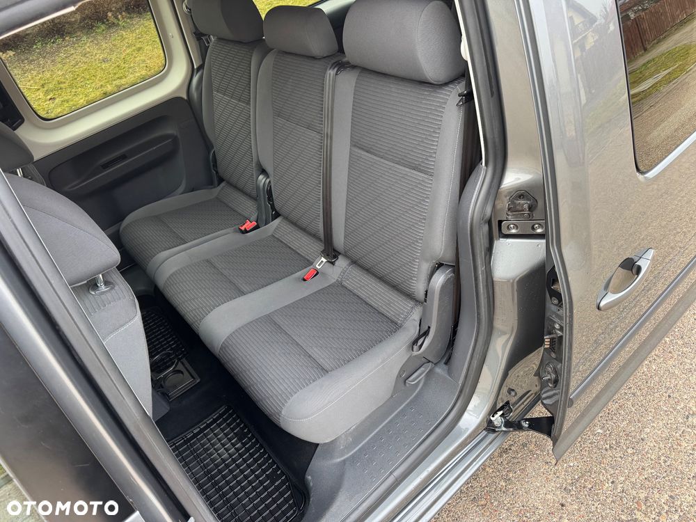 Volkswagen Caddy Maxi Trendline Mixt DSG - 30