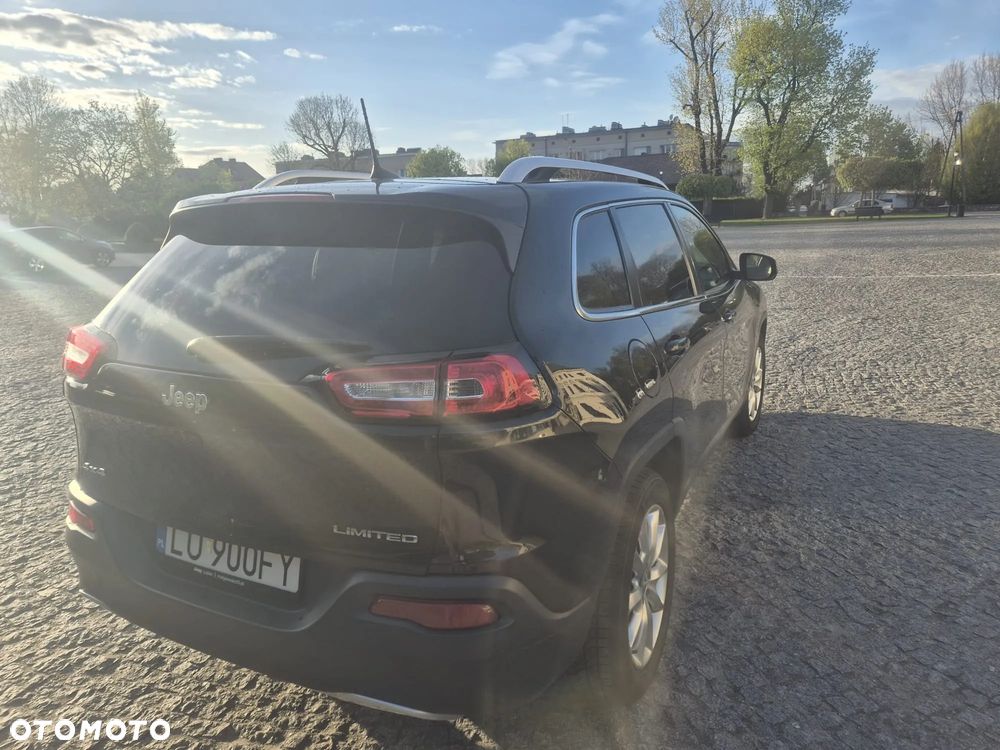 Jeep Cherokee - 35