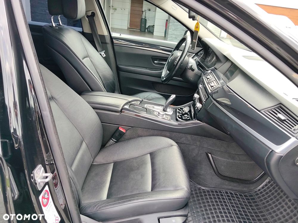 BMW Seria 5 525d xDrive Sport-Aut - 8