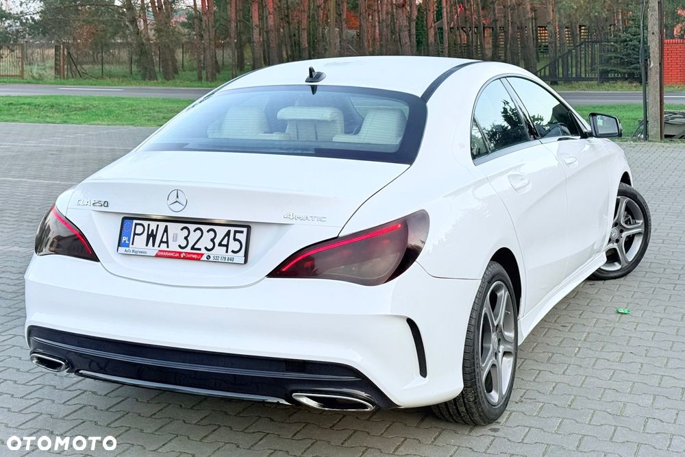 Mercedes-Benz CLA 250 4-Matic AMG Line - 14