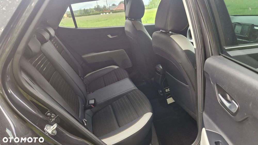 Kia Stonic 1.6 CRDi Platinum Edition - 11
