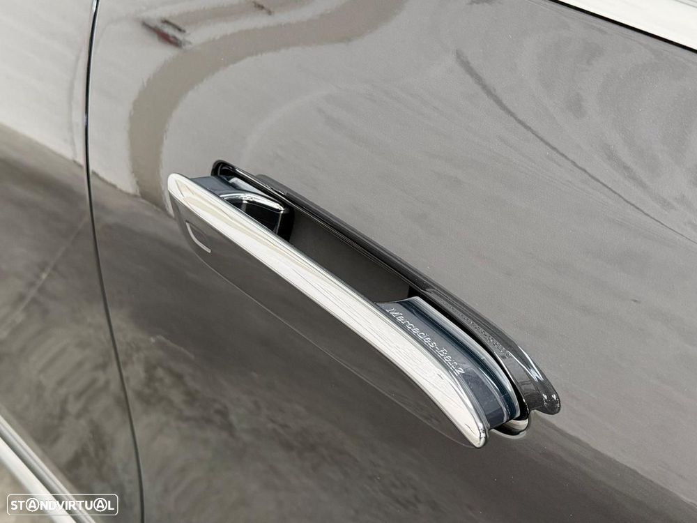 Mercedes-Benz E 300 e AMG Line - 18