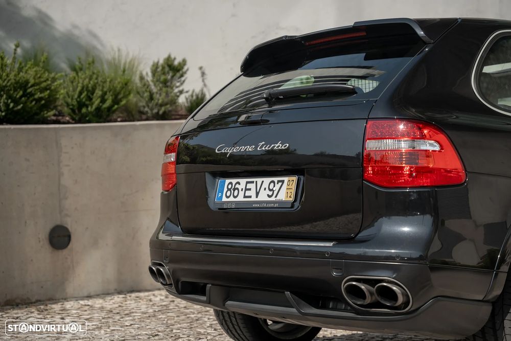 Porsche Cayenne Turbo - 10